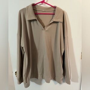 Women's 2XL Tan Long Sleeve Top vneck.  Long sleeve